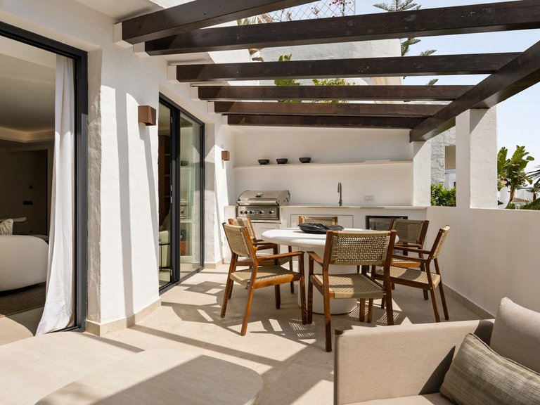 Apartment for Sale in The Golden Mile, Malaga 12