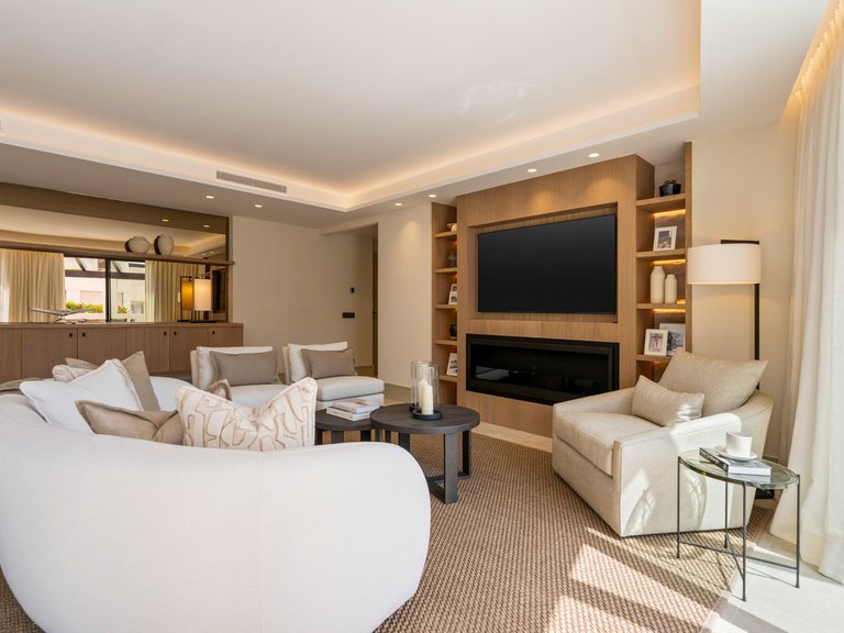Apartment for Sale in The Golden Mile, Malaga 3