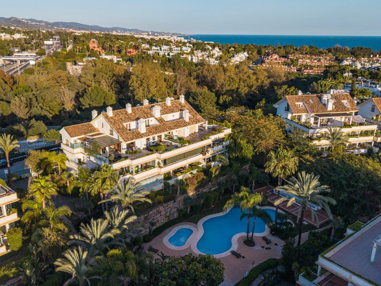 Apartment for Sale in The Golden Mile, Malaga 23