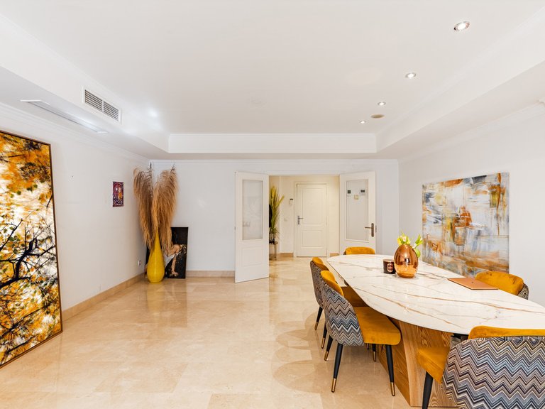 Apartment for Sale in The Golden Mile, Malaga 4