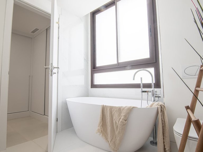 Apartment for Sale in Costa del Sol, Benalmadena Costa, Malaga 18