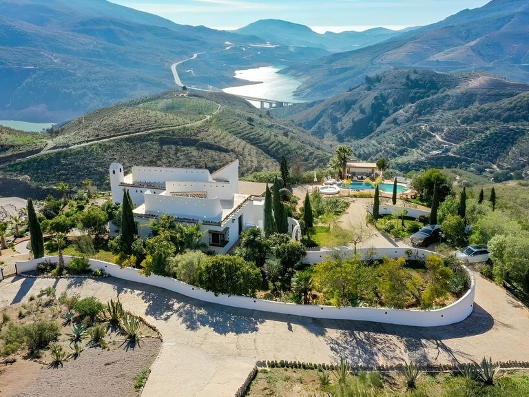 Villa for Sale in Málaga, Malaga 1