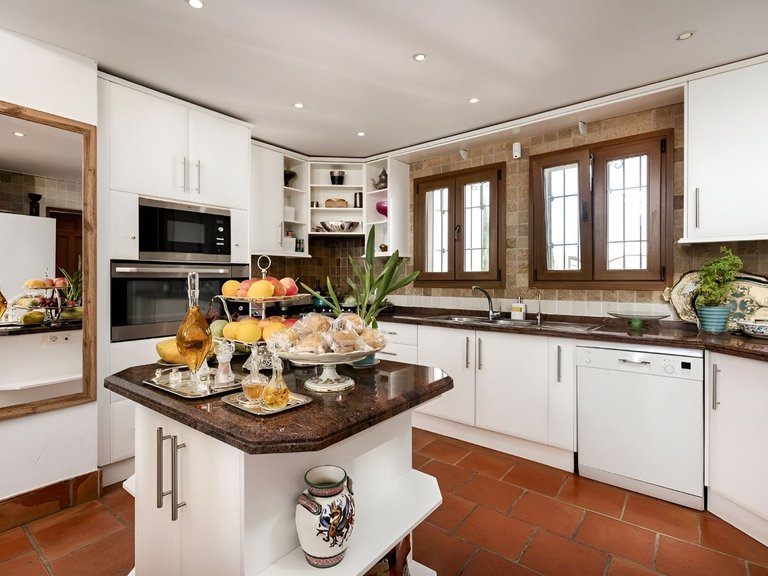 Villa for Sale in Málaga, Malaga 10