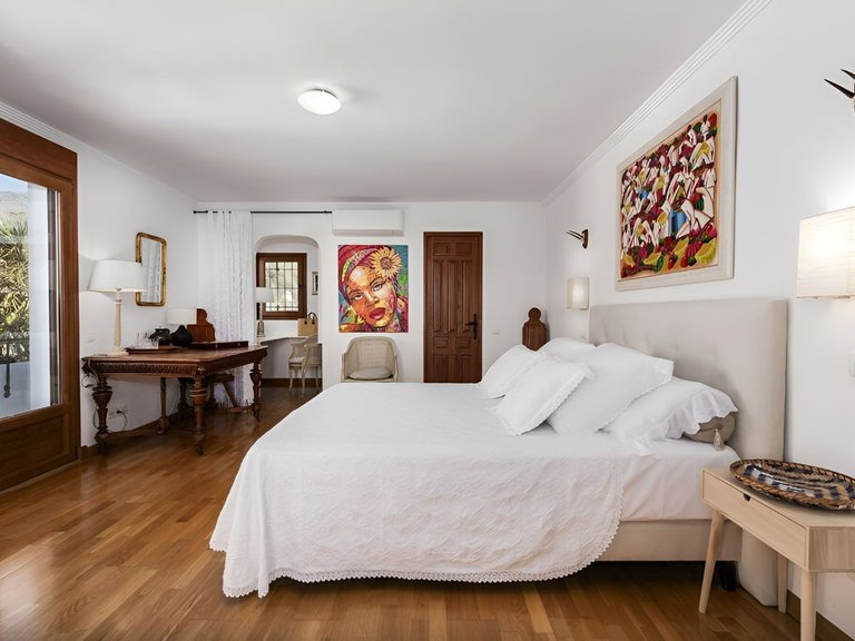Villa for Sale in Málaga, Malaga 15