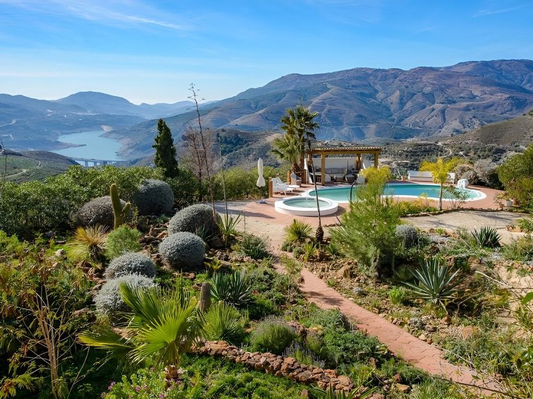 Villa for Sale in Málaga, Malaga 5