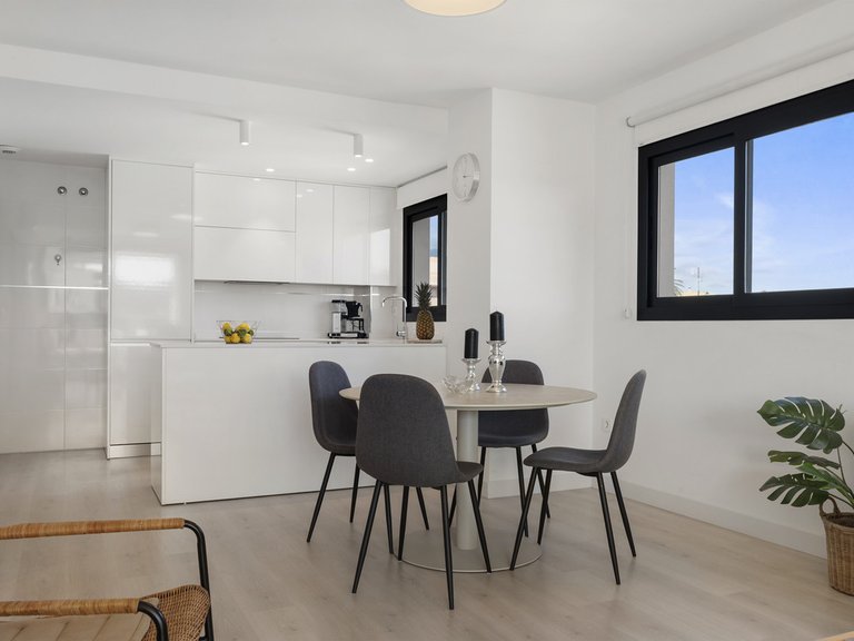 Apartment for Sale in Las Lagunas, Malaga 8