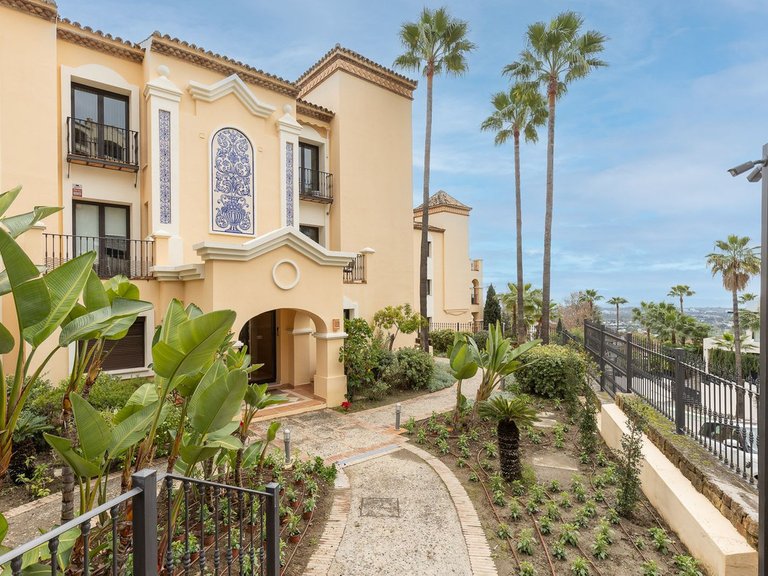 Apartment for Sale in Benahavís, Malaga 1