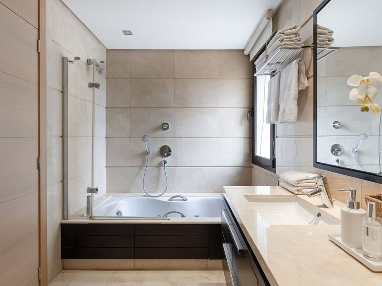 Apartment for Sale in Benahavís, Malaga 16