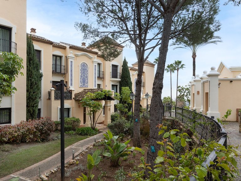 Apartment for Sale in Benahavís, Malaga 41