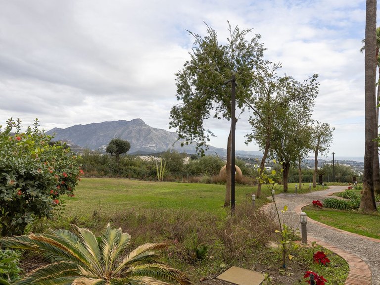 Apartment for Sale in Benahavís, Malaga 42