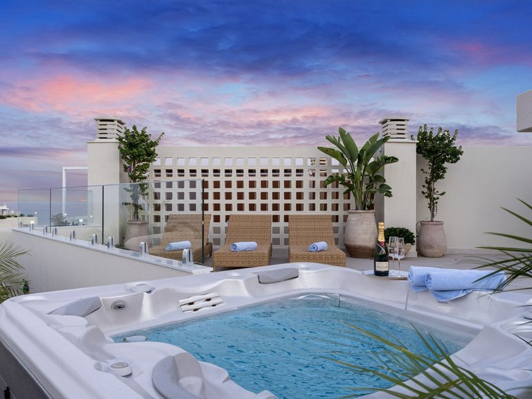 Apartment for Sale in Benalmadena Costa, Malaga 1