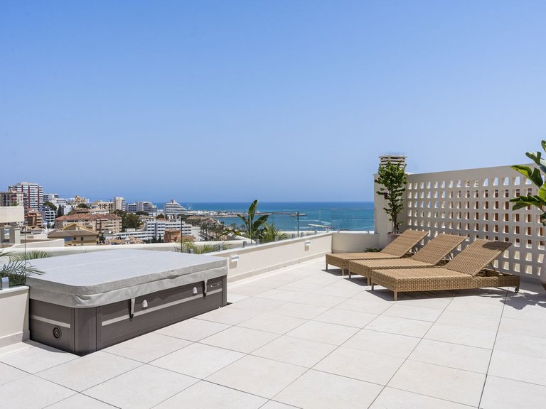 Apartment for Sale in Benalmadena Costa, Malaga 33