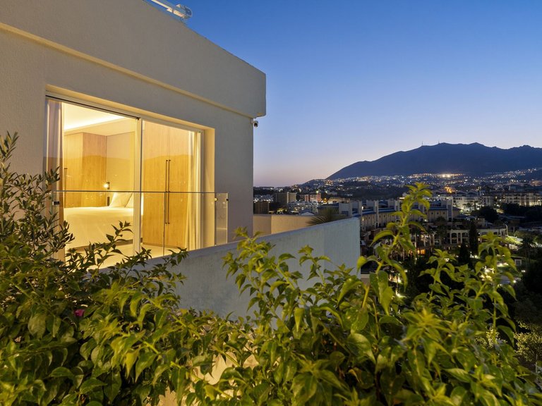 Penthouse for Sale in Benalmadena Costa, Malaga 5