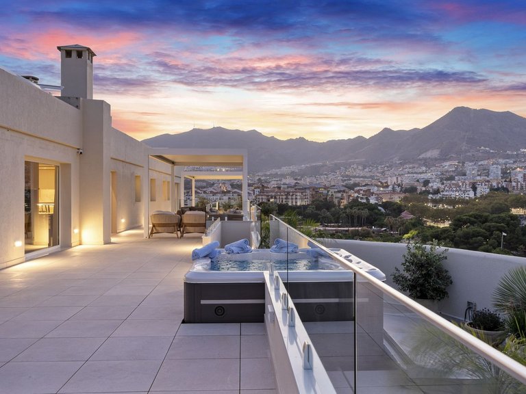 Penthouse for Sale in Benalmadena Costa, Malaga 9