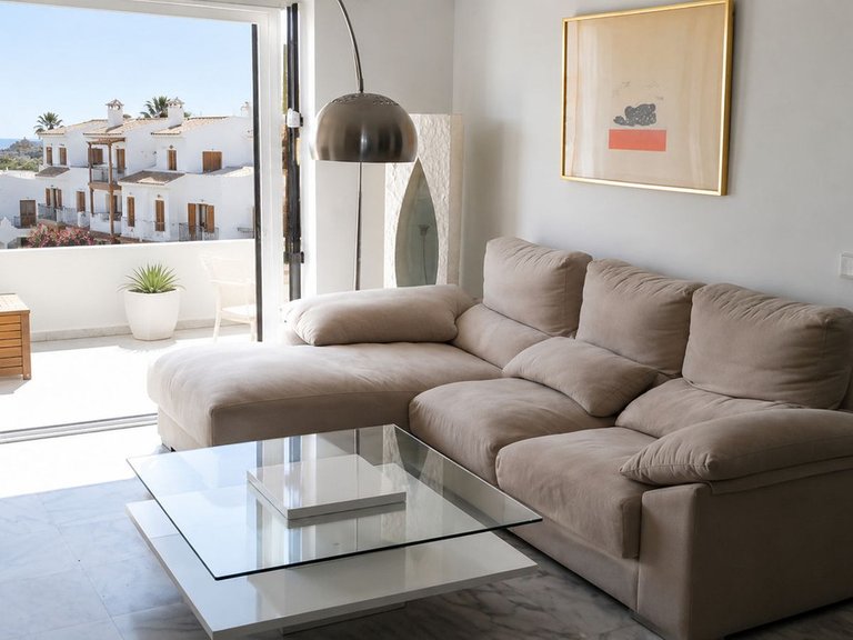 Villa for Sale in New Golden Mile, Malaga 2