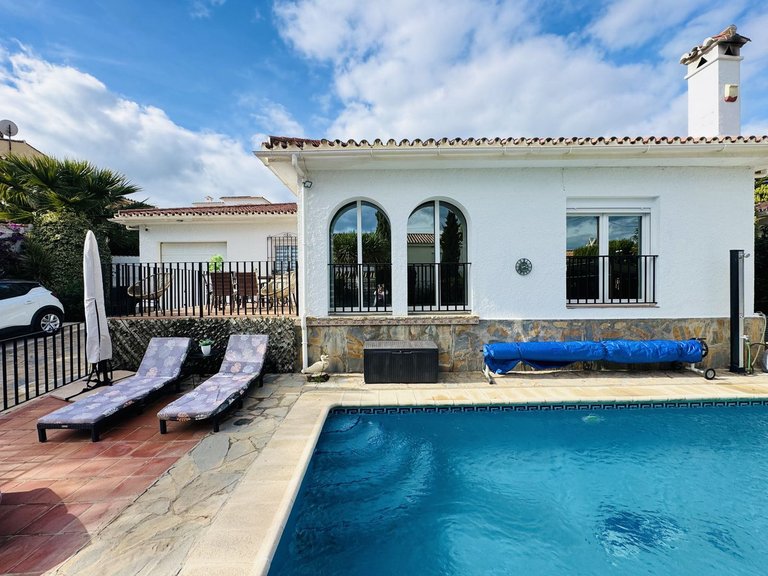 Villa for Sale in La Duquesa, Malaga 2
