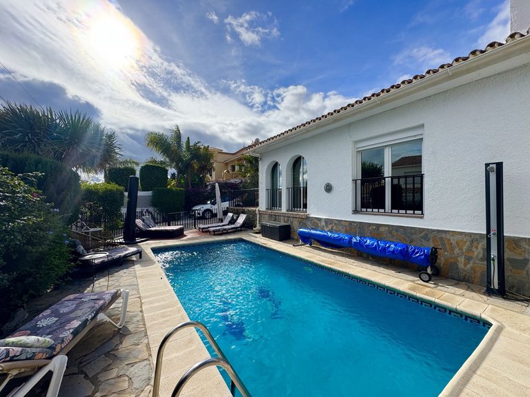 Villa for Sale in La Duquesa, Malaga 3
