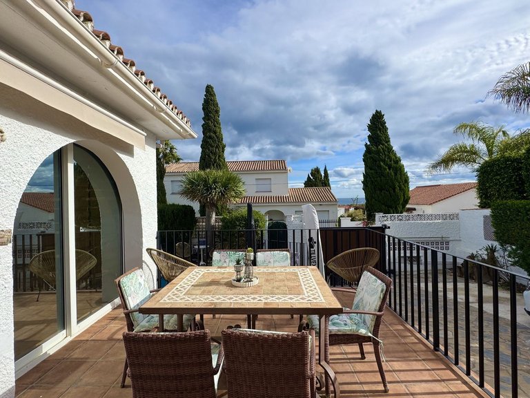 Villa for Sale in La Duquesa, Malaga 4