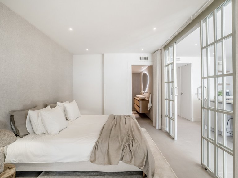 Apartment for Sale in Nueva Andalucía, Malaga 25