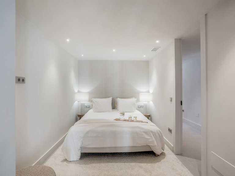 Apartment for Sale in Nueva Andalucía, Malaga 31