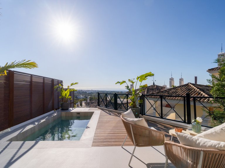 Apartment for Sale in Nueva Andalucía, Malaga 5