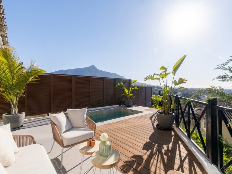 Apartment for Sale in Nueva Andalucía, Malaga 6