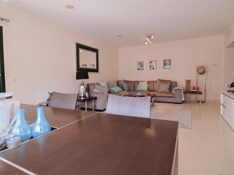 Apartment for Sale in Benahavís, Malaga 12
