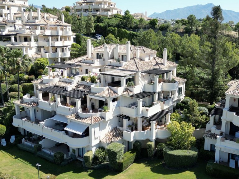 Apartment for Sale in Benahavís, Malaga 24