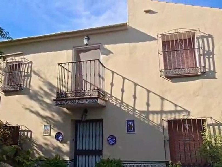 Villa for Sale in Alhaurín De La Torre, Malaga 3