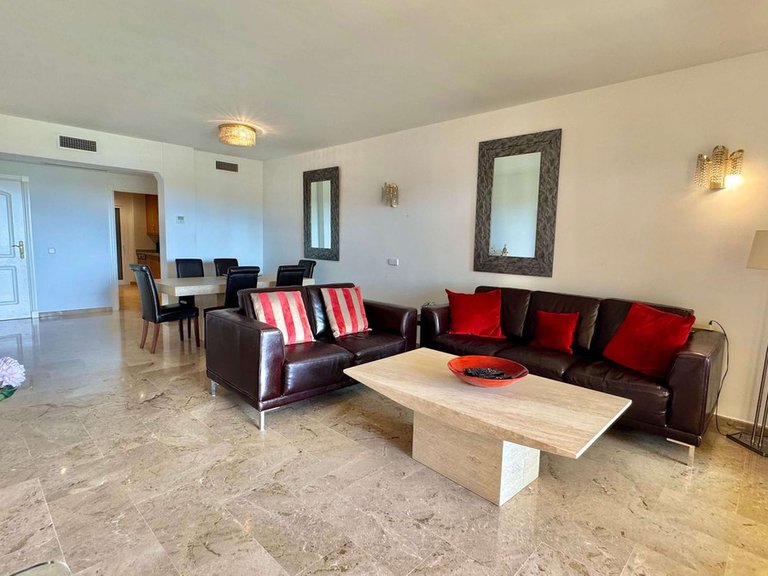 Apartment for Sale in Nueva Andalucía, Malaga 12