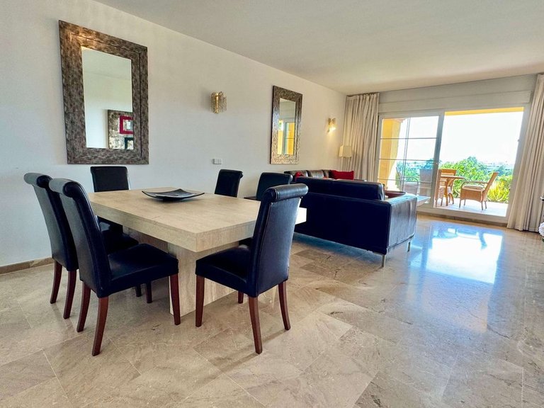 Apartment for Sale in Nueva Andalucía, Malaga 15