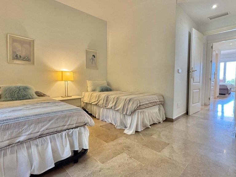 Apartment for Sale in Nueva Andalucía, Malaga 19