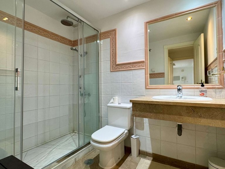 Apartment for Sale in Nueva Andalucía, Malaga 21