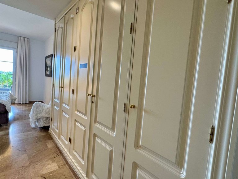 Apartment for Sale in Nueva Andalucía, Malaga 22