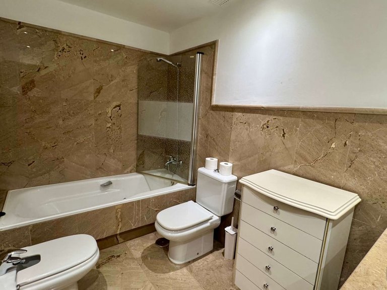 Apartment for Sale in Nueva Andalucía, Malaga 23