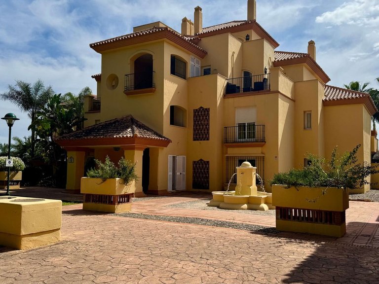 Apartment for Sale in Nueva Andalucía, Malaga 30