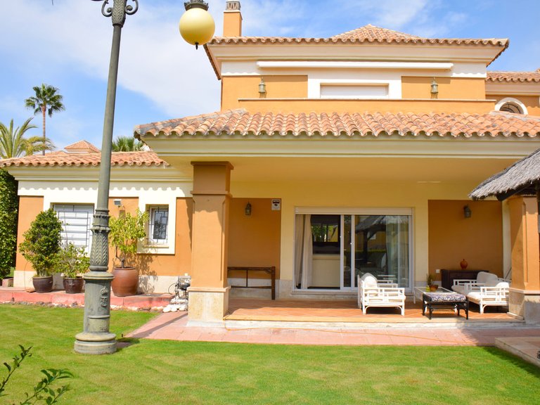 Villa for Sale in Santa Clara, Malaga 2