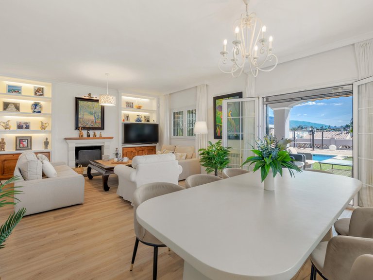 Villa for Sale in Estepona, Malaga 10