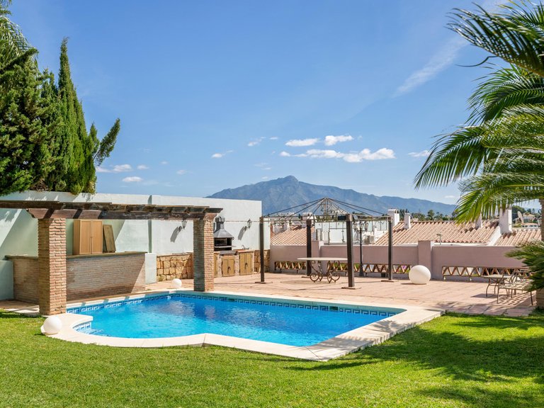 Villa for Sale in Estepona, Malaga 15