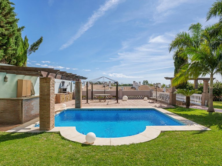 Villa for Sale in Estepona, Malaga 17