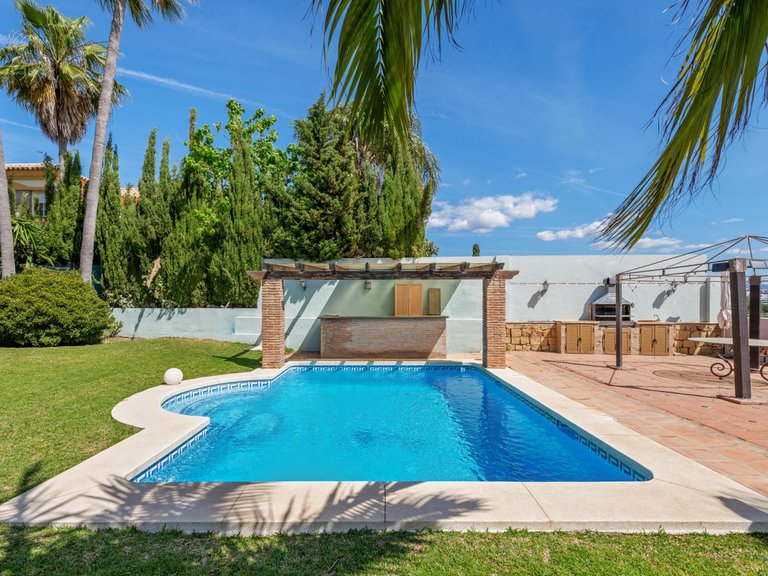 Villa for Sale in Estepona, Malaga 18