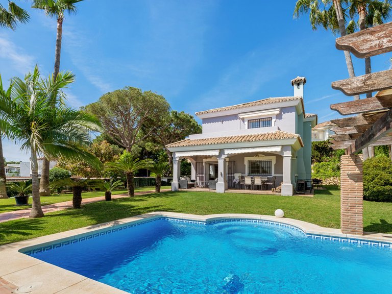 Villa for Sale in Estepona, Malaga 2