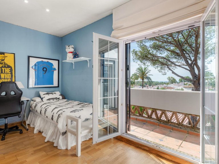 Villa for Sale in Estepona, Malaga 24