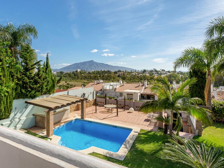 Villa for Sale in Estepona, Malaga 27