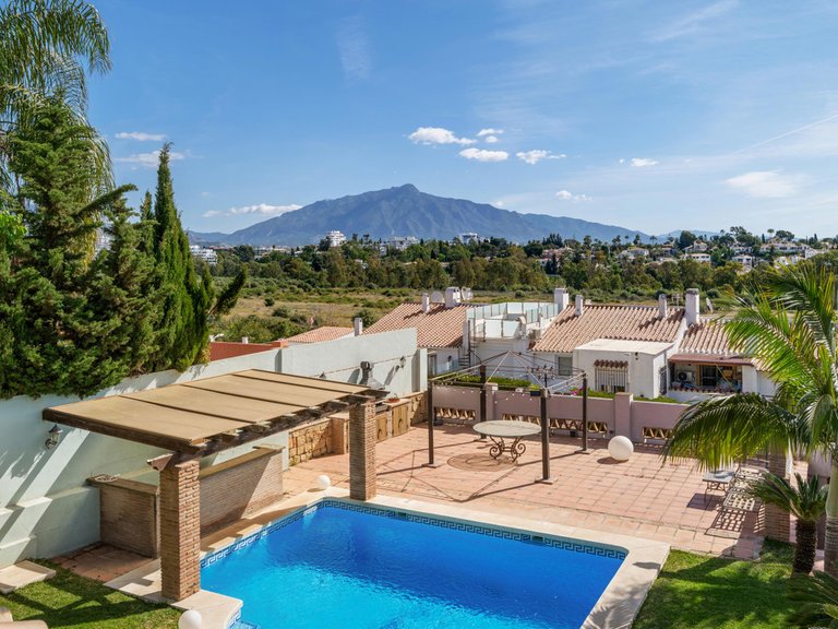 Villa for Sale in Estepona, Malaga 29