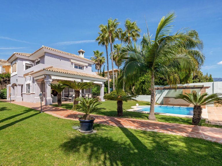 Villa for Sale in Estepona, Malaga 3