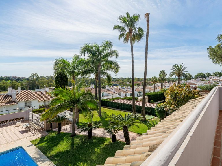 Villa for Sale in Estepona, Malaga 30