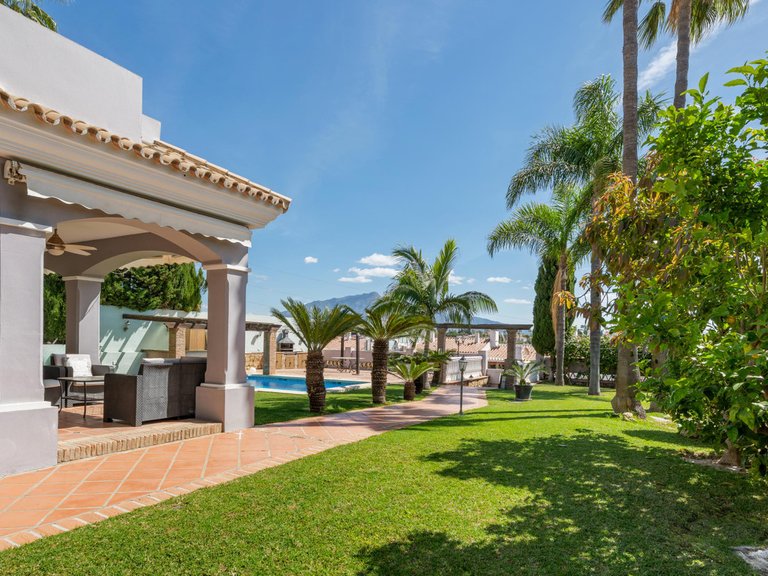 Villa for Sale in Estepona, Malaga 4
