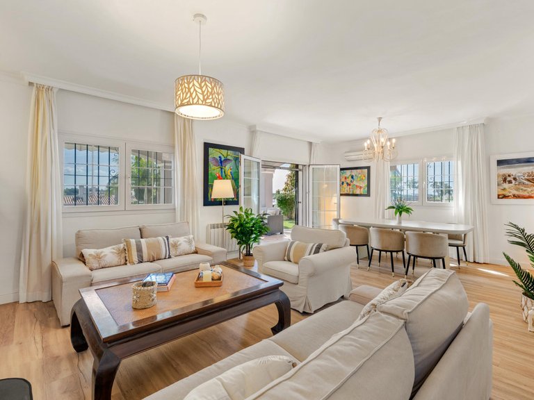 Villa for Sale in Estepona, Malaga 8
