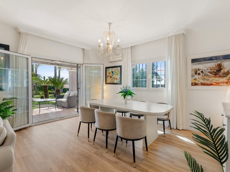 Villa for Sale in Estepona, Malaga 9